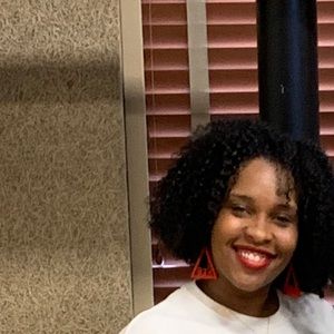 Meet your Posher, Courtney